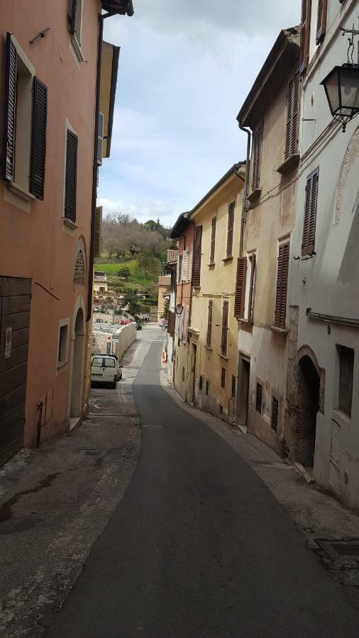 Via Della Posterna Apartment สโปเลโต ภายนอก รูปภาพ