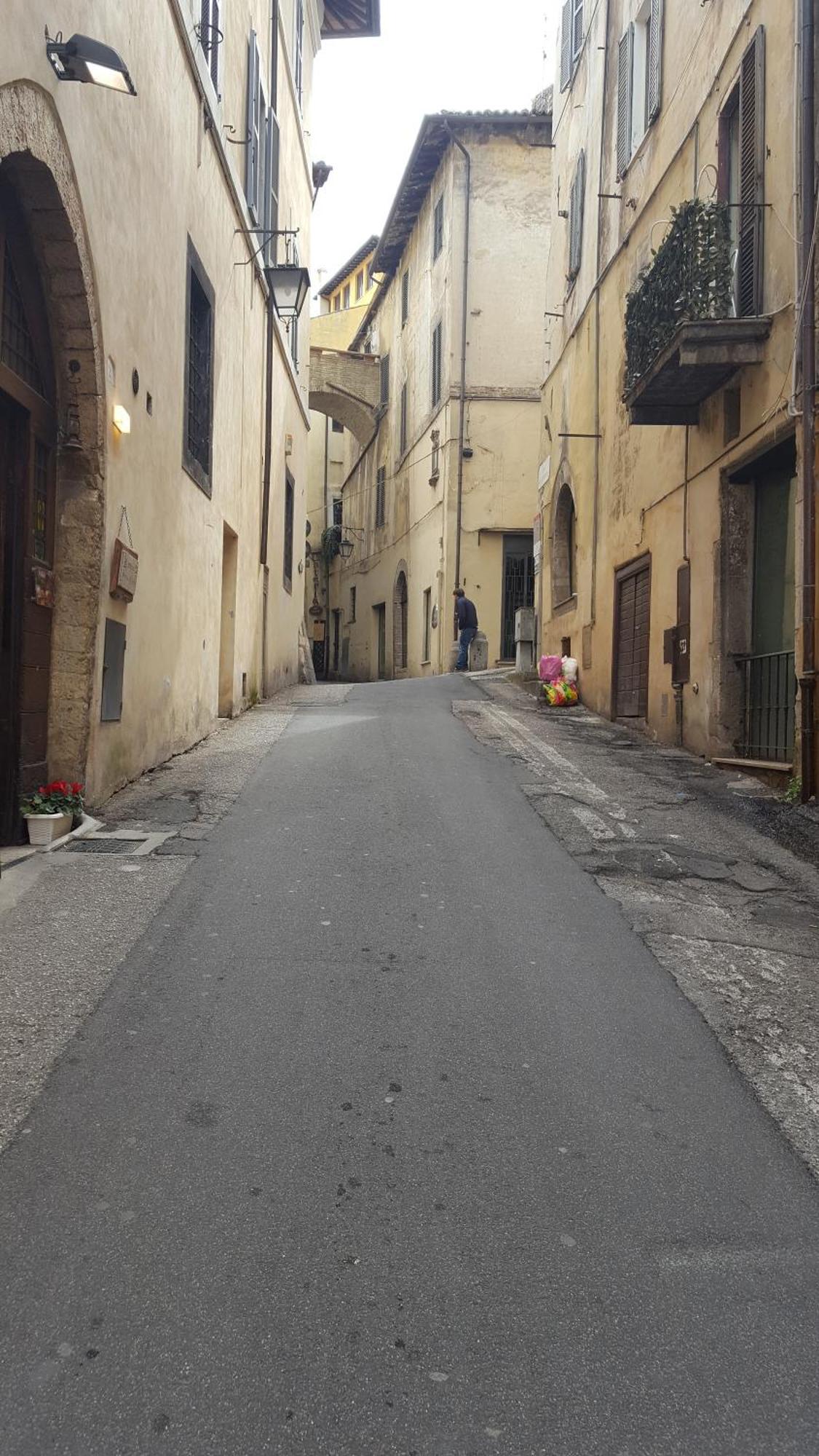 Via Della Posterna Apartment สโปเลโต ภายนอก รูปภาพ