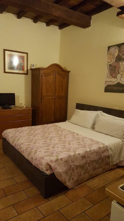 Via Della Posterna Apartment สโปเลโต ภายนอก รูปภาพ